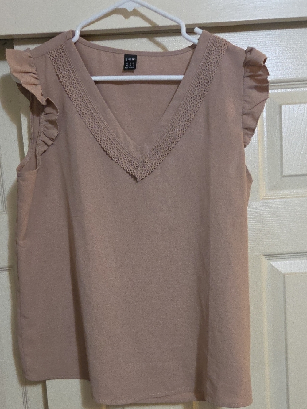 SHEIN Dusty Rose Lace Trim Ruffle Sleeve V-Neck Camisole